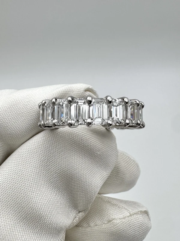 Van Cleef & Arpels ETERNITY RING, EMERALD CUT DIAMOND 6.62 CT VCA6.62 ct 2
