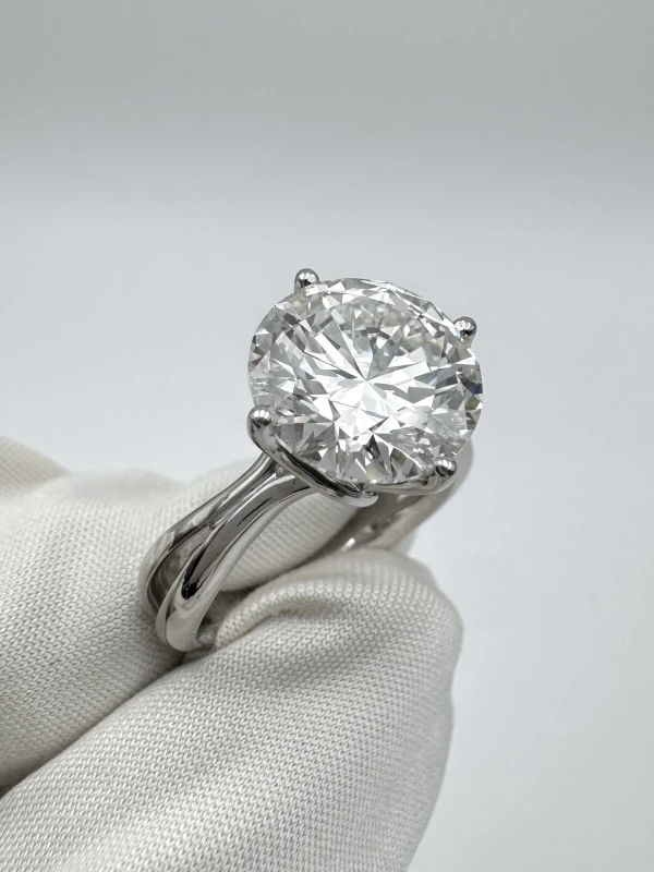 No name ROUND DIAMOND 5.03 CT F/VVS2 RING (GIA) NN5.03 F/VVS2 4