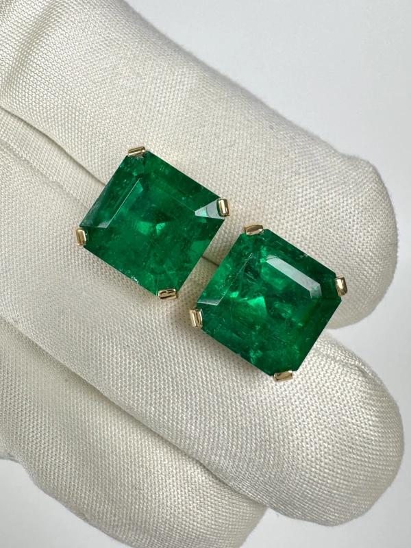 DeRosa EMERALD 4.67-4.20 CT VIVID GREEN EARRINGS E726258 4