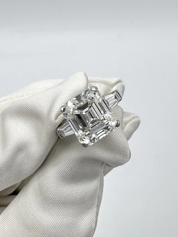 Graff EMERALD DIAMOND 5.64 CT I/IF RING (GIA) RGR2158 3