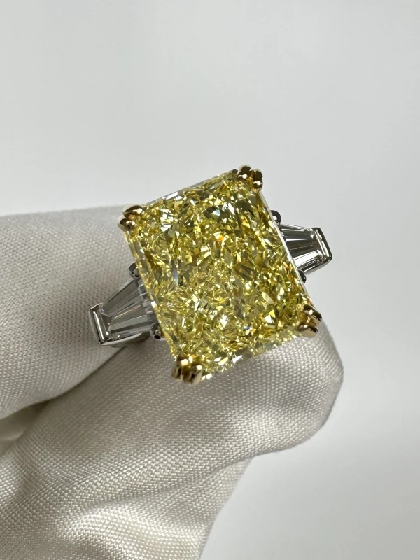 No name RADIANT DIAMOND 8.05 CT FANCY YELLOW/VS1 RING (SIZE 50) GIA nn8.05ct FY/VS1 4
