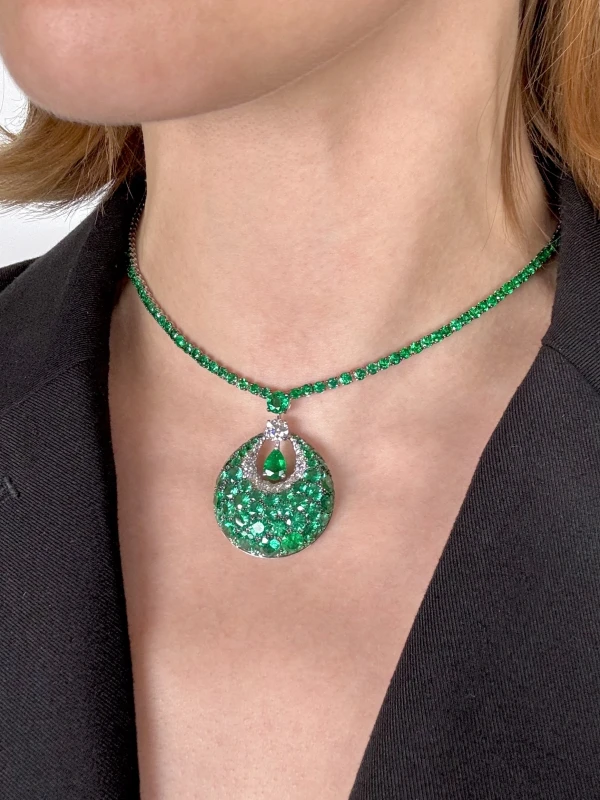 Graff Emerald 23.00 ct and Diamond 3.00 ct Necklace RGN Em Dia 2