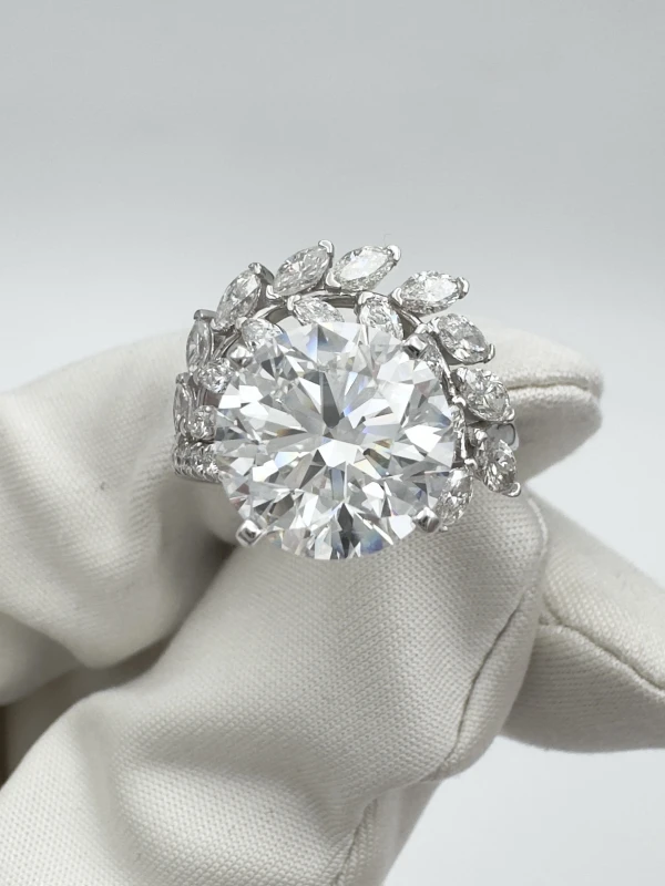 Earrings without a brand ROUND DIAMOND 5.01 CT D/VS1 RING EXEXEX(GIA) NN5.01 CT D/VS1 (GIA) 2
