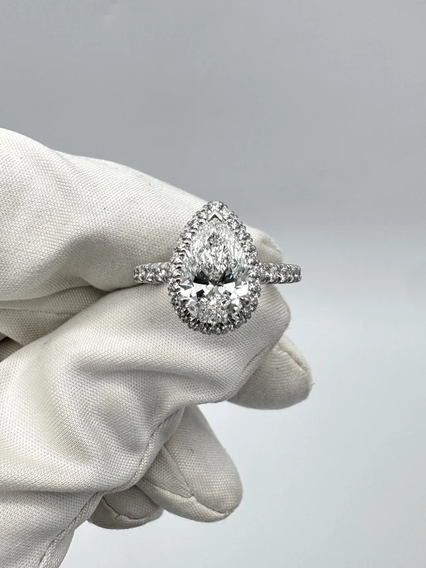 Cartier Cartier Destinée solitaire, PEAR-cut diamond 2.03 ct G/VS1, paved (GIA) N4751754 2