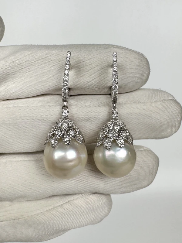 Yvel PEARL & DIAMOND EARRINGS E-3-ALE-SS1DW 3