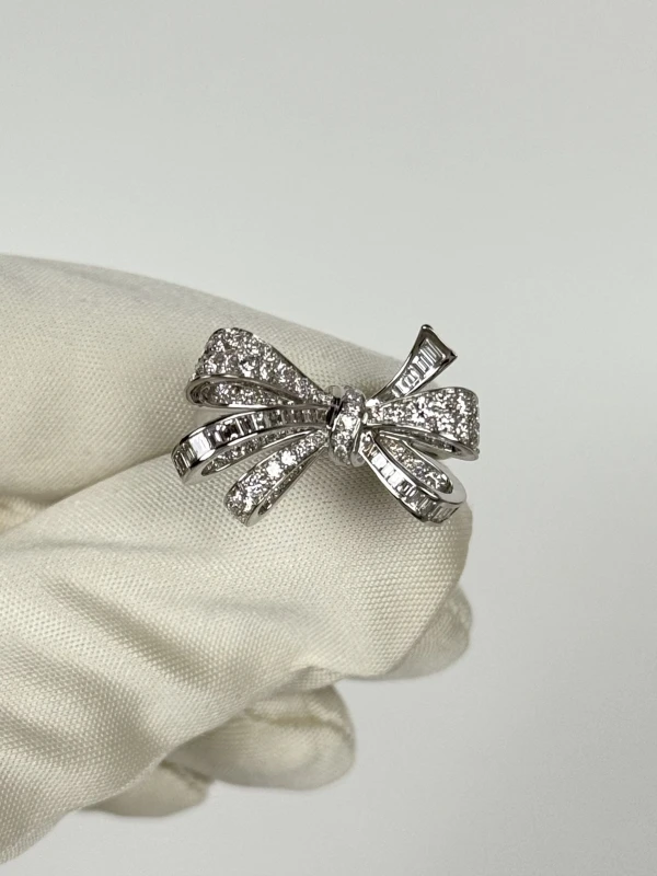 Graff Tilda’s Bow Classic Diamond Ring (SIZE 52) RGR507 2