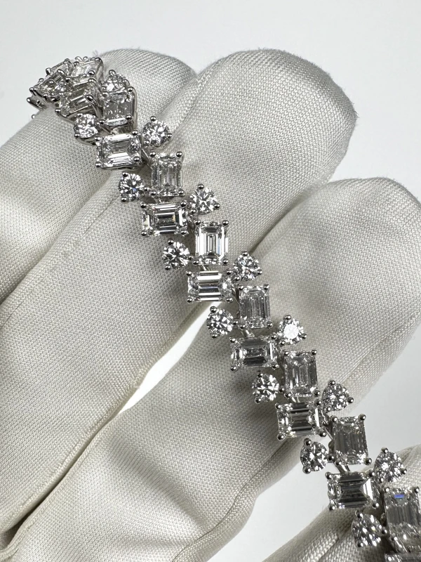 GRAFF White Emerald Cut And Round Diamond Bracelet 16.05 CT RGB583 4