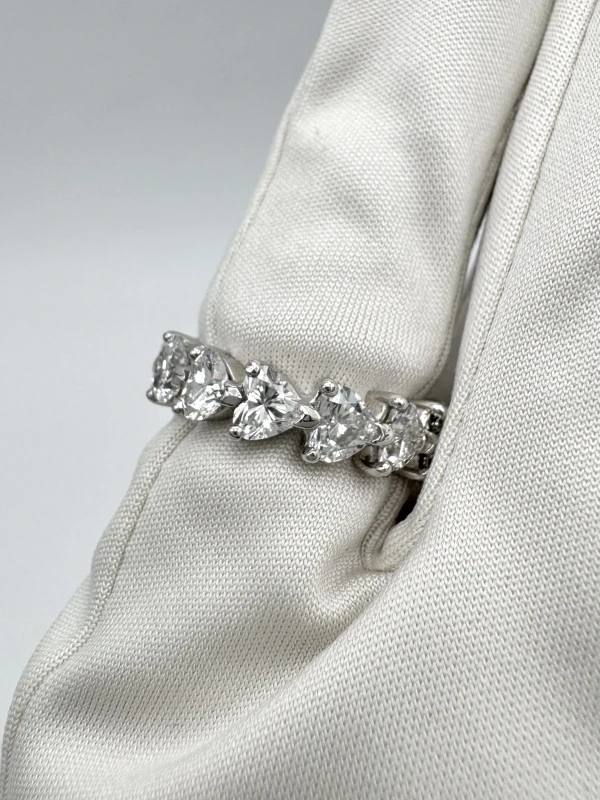 Harry Winston PRONG-SET HEART-SHAPED DIAMOND WEDDING BAND Кольцо Harry Winston 4