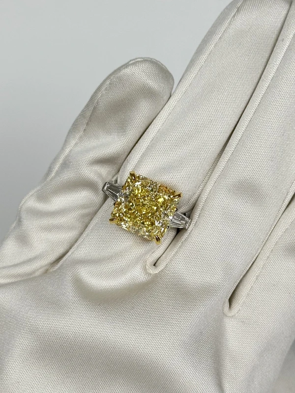 СЕРЬГИ NO NAME RADIANT DIAMONDS 15.53 CT FANCY YELLOW/VS1 RING (GIA) NN15.53 5