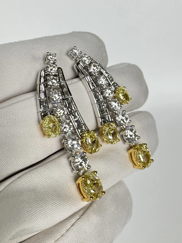 No name Yellow Oval Shape Diamond 6.59 ct and White Diamond 7.20 ct Earrings NNFYWY 4