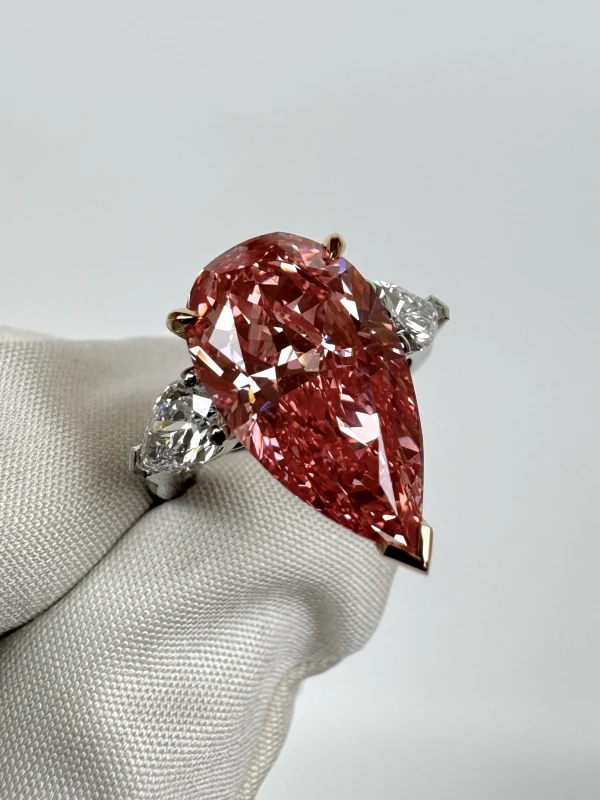 No name PEAR DIAMOND 6.37 CT FANCY VIVID PINK*/VVS2 RING (SIZE 52) GIA NN6.27CT FVP/VVS2 6