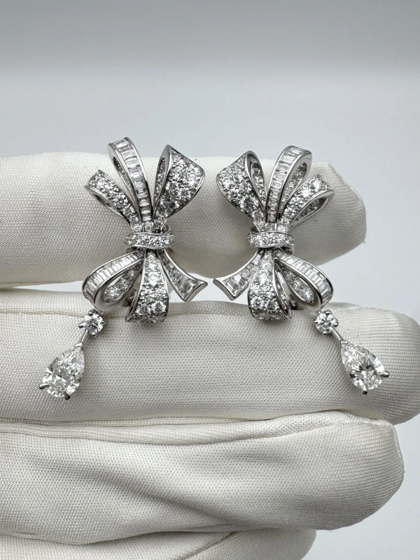GRAFF Tilda's Bow Classic Diamond Drop Earrings RGE1276 3