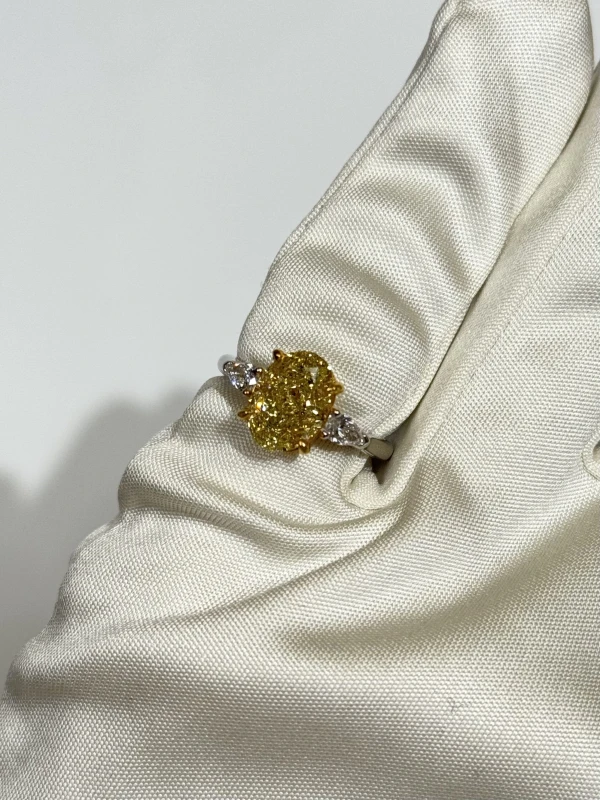 No name OVAL DIAMOND 3.00 FANCY YELLOW/VS2 RING (GIA) NN3.00FY/VS 3