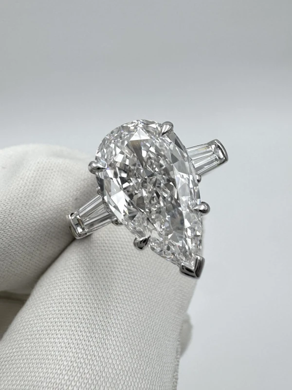 No name DIAMOND 1.85 CT D/VS2 RING (SIZE 52) NN3.24 CT F/VS2 3