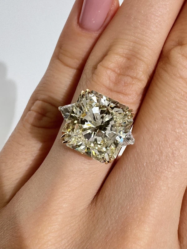 Earrings without a brand Radiant Diamond 11.10 ct N VS1 11.10 ct N VS1 4