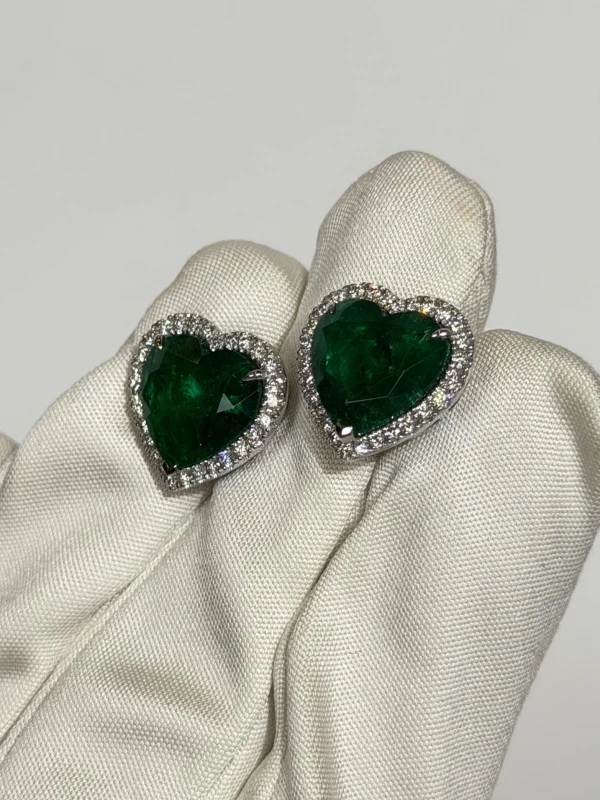 No name COLOMBIA HEART EMERALD 4.61 - 3.89 CT MUZO GREEN EARRINGS (GRS) NN4.61-3.89 4