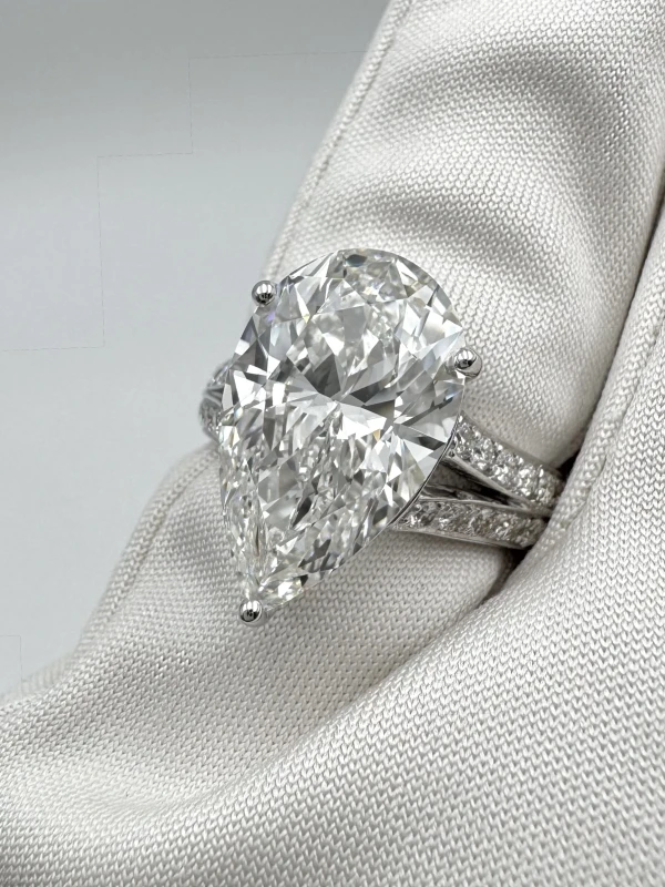 No name PEAR DIAMOND 6.02 CT F/INTERNALLY FLAWLESS RING (SIZE 51) GIA EXEX nn6.02ct F/IF 5