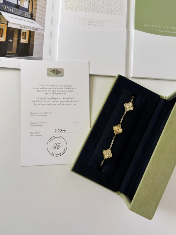 Van Cleef & Arpels. VINTAGE ALHAMBRA 5 MOTIFS. YELLOW GOLD VCARP4KN00 5