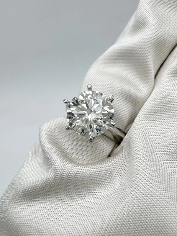 No name ROUND DIAMOND 4.43 CT L/VVS1 RING (GIA) NN4.43 CT 4