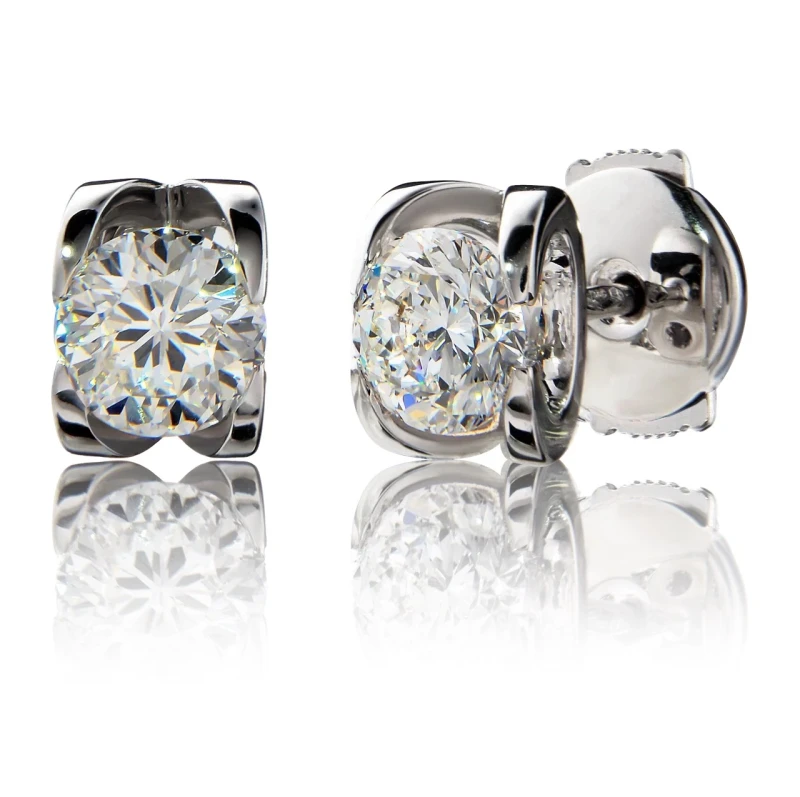 ROUND DIAMOND 0.68-0.65 CT EARRINGS