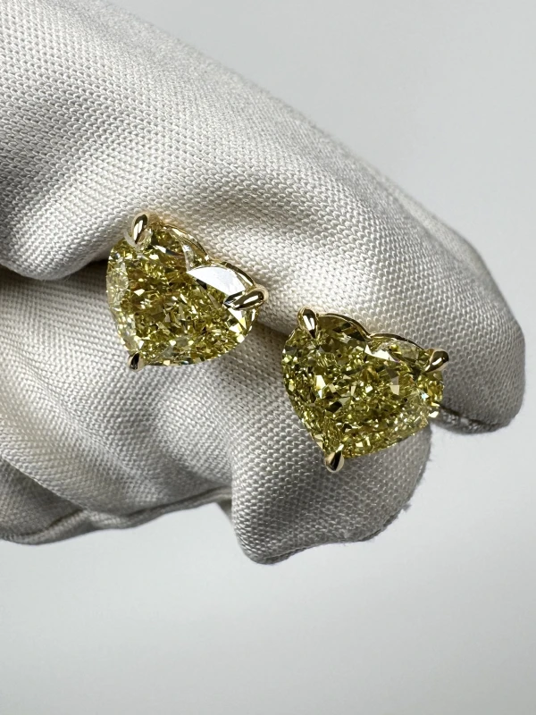 No name HEART DIAMOND ERRING, YELLOW GOLD NN2.02-2.05 FY/VS2 4