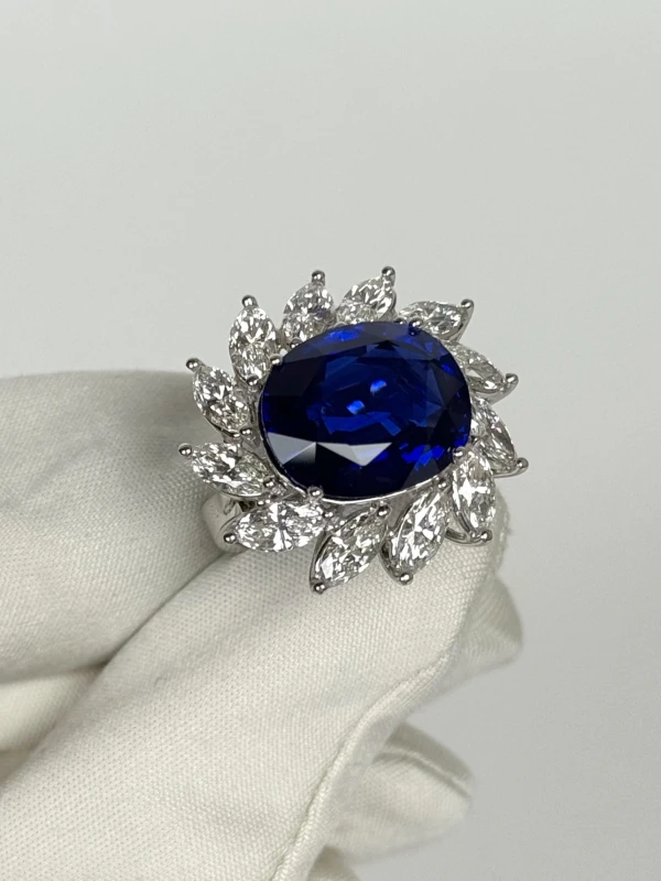 BUCHERER SAPPHIRE 12.60 - 5.02 - 5.13 & DIAMOND SET (IGI) Bucherer Set 7