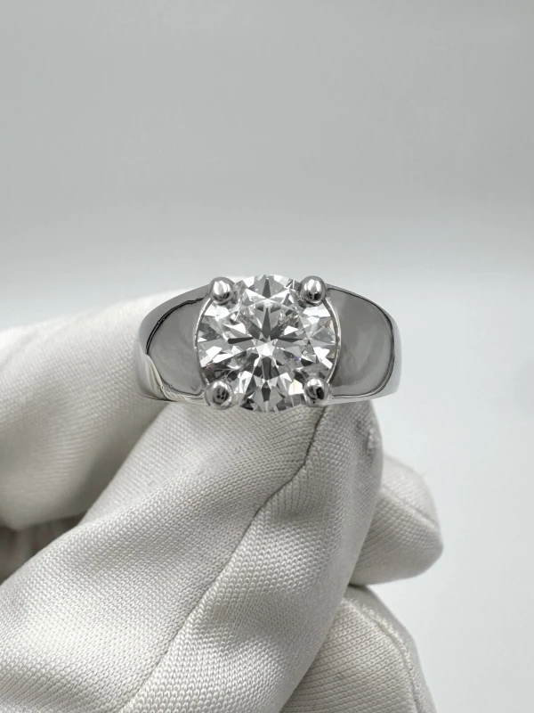 Bvlgari С БРИЛЛИАНТОМ 2.00 CT G/VVS2 2.00 CT G/VVS2 2