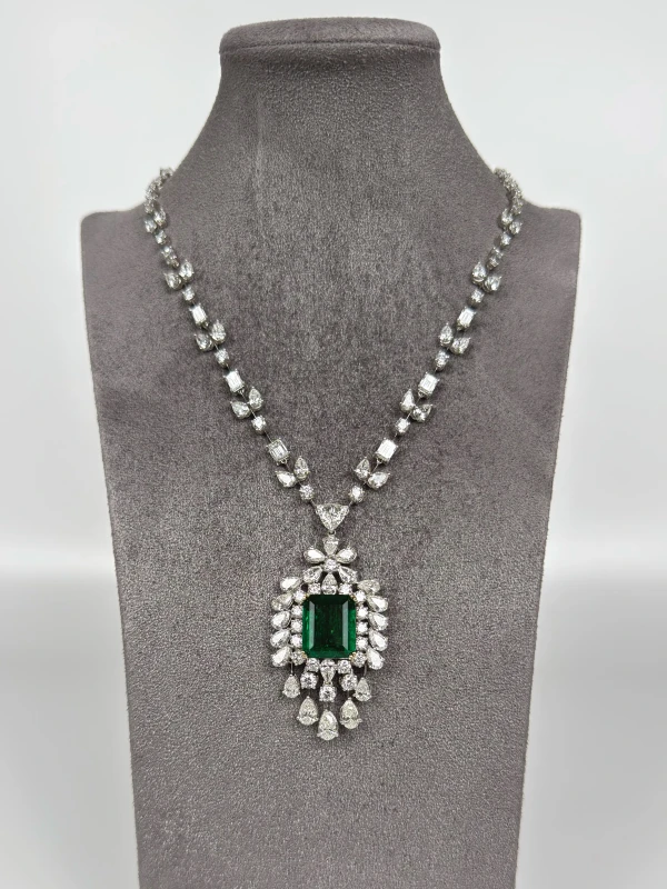 RalfDiamonds КОЛЬЕ С ИЗУМРУДОМ 12.5 CT И БРИЛЛИАНТАМИ 29.93 CT EMERALD 12.5 CT DIAMONDS 29.93 CT 3