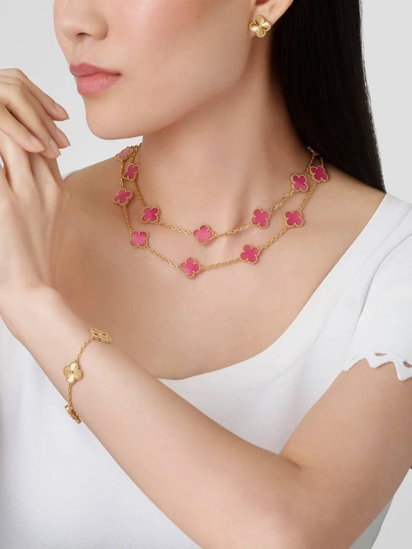 Van Cleef & Arpels Vintage Alhambra long necklace, 20 motifs VCARPQZG00 2
