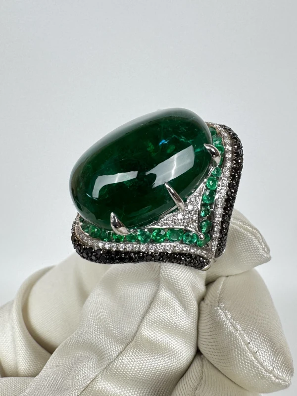 Earrings without a brand CABOCHON EMERALD 42.00 CT VIVID GREEN RING (SIZE 53) EM42.00 CT 3
