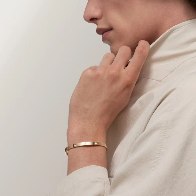 Cartier LOVE BRACELET, MEDIUM MODEL, 4 DIAMONDS (SIZE 16) B6086516 2