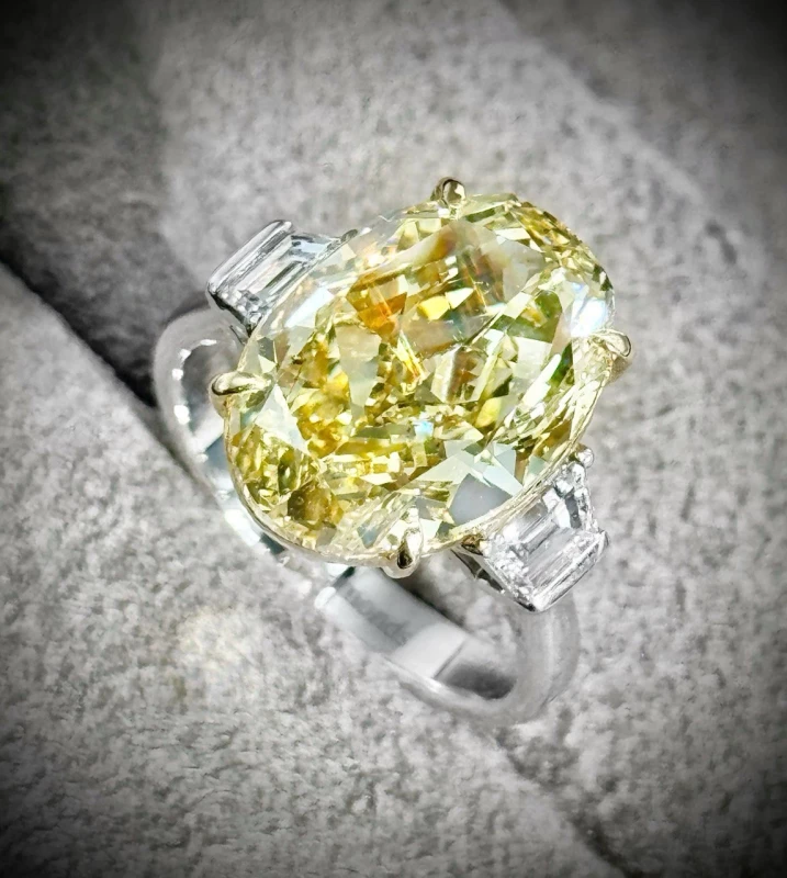 СЕРЬГИ NO NAME DIAMOND RING 7.08 СТ FANCY YELLOW/VS1 7.08 СТ FANCY YELLOW/VS1 4