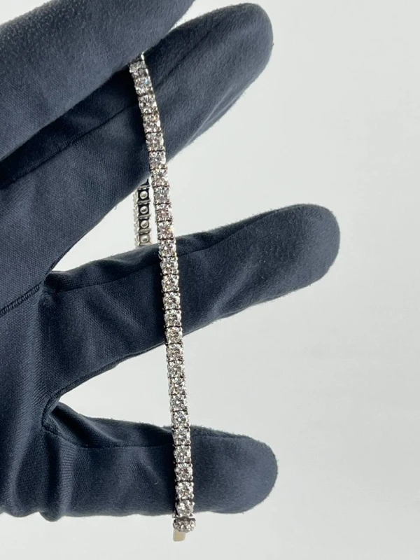 Graff ROUND DIAMOND LINE BRACELET 7.07 СТ GR 7.07CT 2