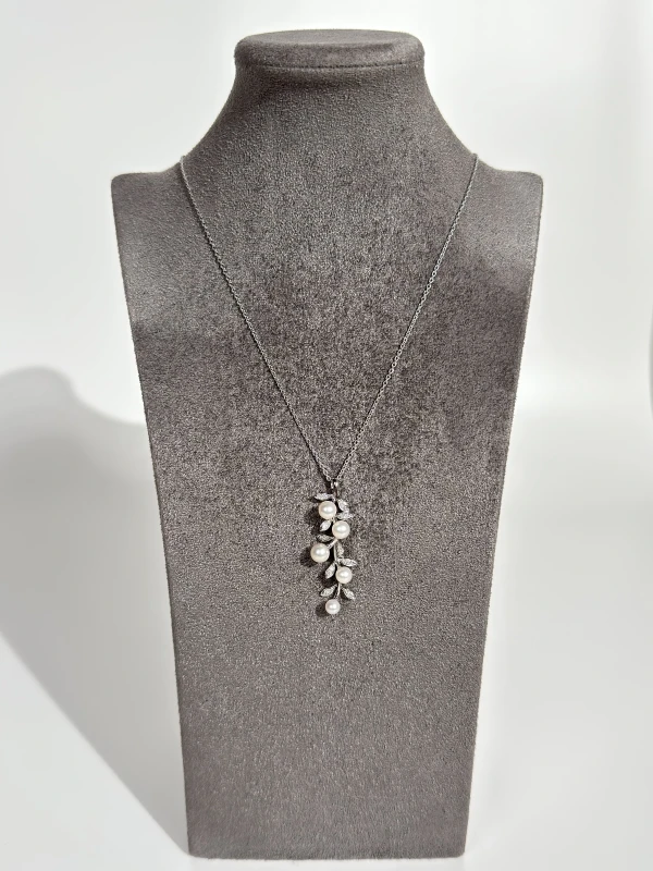 Мikimoto  White Gold Akoya Pearl & Diamond Floral Pendant Mikimoto5-6.5 3