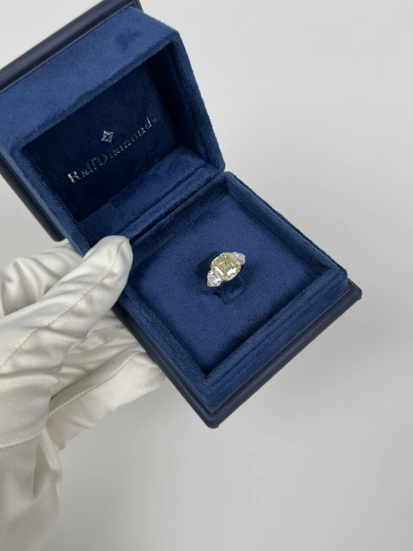 RalfDiamonds EMERALD DIAMOND 5.50 CT LY/VS1 RING (SIZE 52) 5.50 CT LY/VS 6