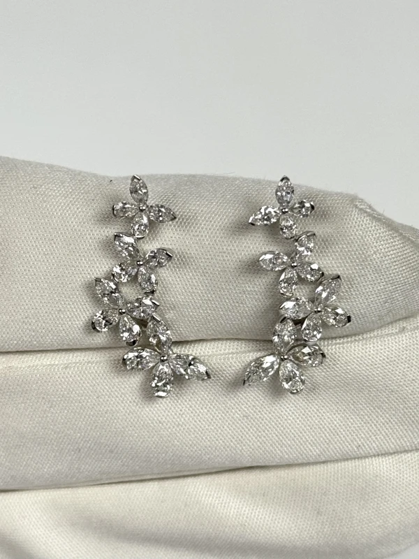 GRAFF Classic Butterfly Petite Diamond Ear Climber RGE1819 3