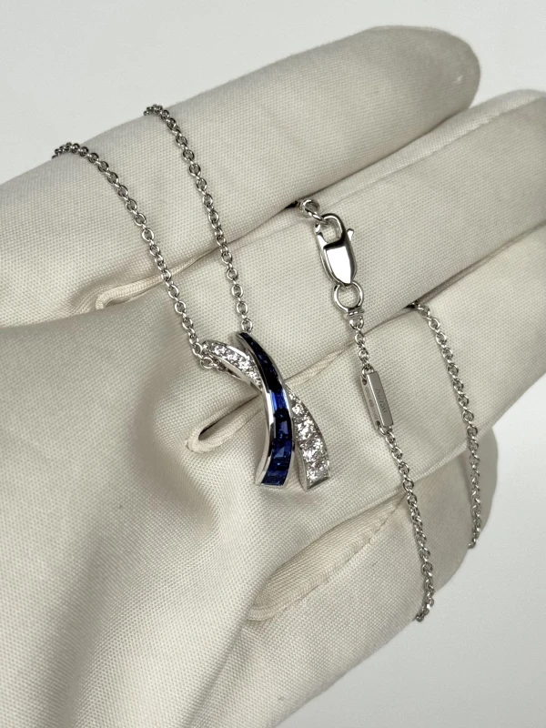 GRAFF KISS SAPPHIRE PENDANT RGP 655 3
