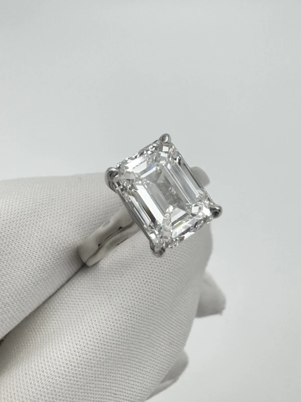 Earrings without a brand EMERALD DIAMOND 3.50 CT F/VVS2 RING (GIA) 245621 3.50 CT F/VVS2 2