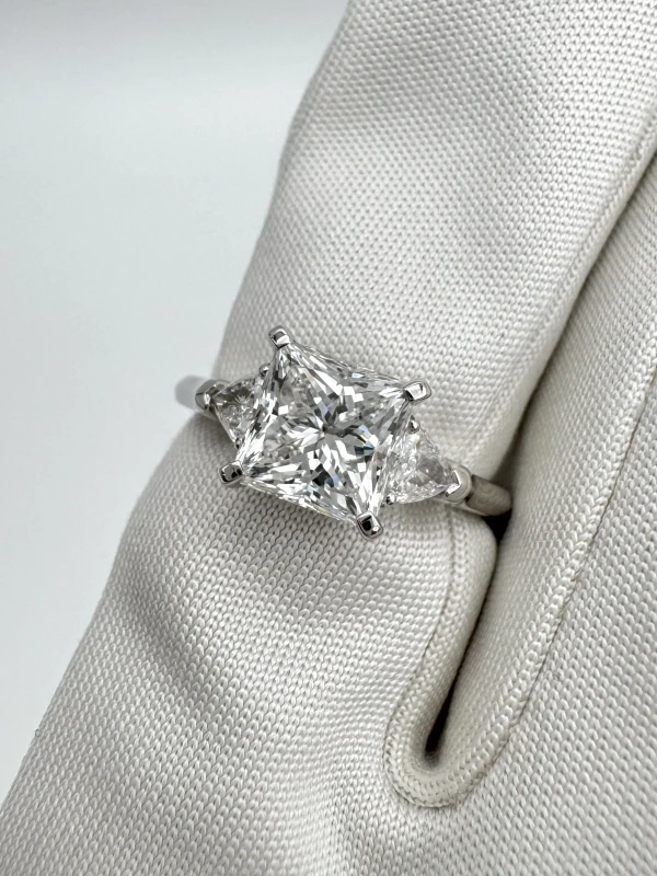 Graff PRINCESS DIAMOND 1.59 CT F/VS2 RING (GIA) GR 1.59 CT 3