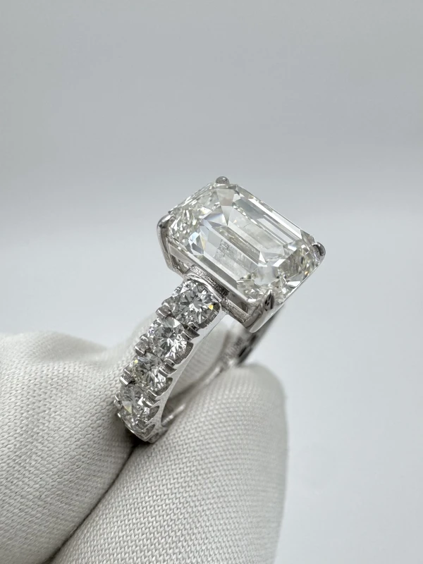No name DIAMOND RING 3.03 CT J/VVS1 (GIA) 3.03 CT J/VVS1 (GIA) 3