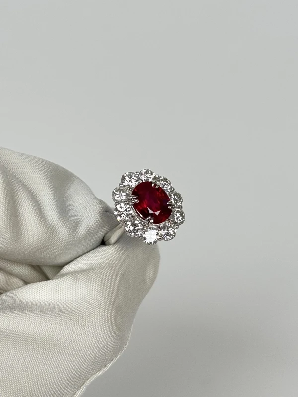 СЕРЬГИ NO NAME С РУБИНОМ 4.16 CT VIVID RED PIGEON'S BLOOD. BURMA 4.16 CT VIVID RED PIGEON'S BLOOD. BURMA 3