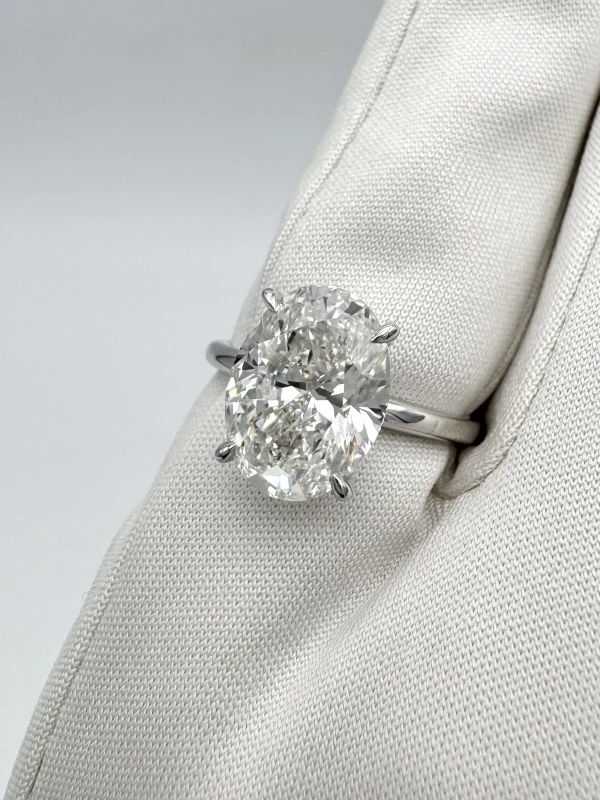 No name OVAL DIAMOND 4.00 CT H/VS1 RING (SIZE 52) GIA 120858 4.00H/VS1 4