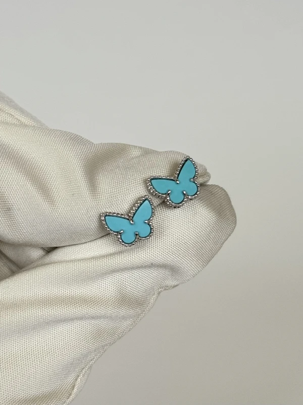 Van Cleef & Arpels. SWEET ALHAMBRA BUTTERFLY EARSTUDS VCARN5JN00 3