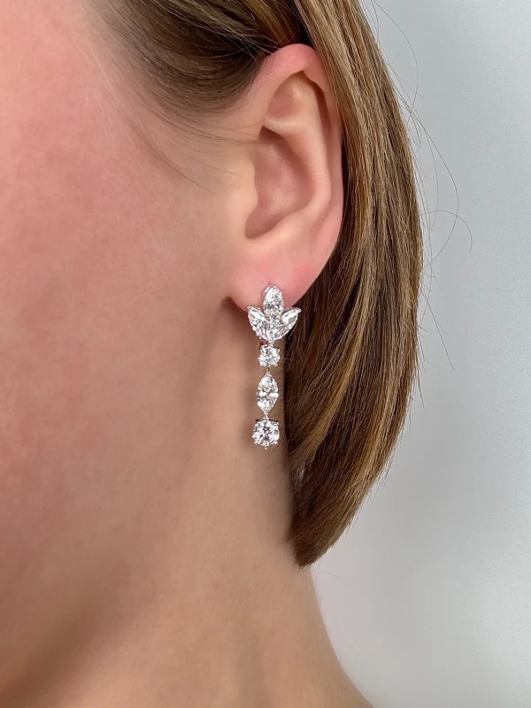 GRAFF DIAMONDS 5.63 CT EARRINGS TOPS RGE 5.63 CT 2