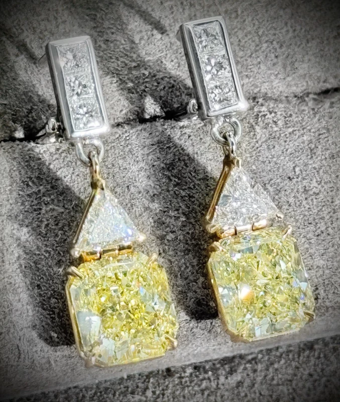 СЕРЬГИ NO NAME С БРИЛЛИАНТАМИ 4.10 CT FANCY YELLOW/VS1- 4.27 CT FANCY YELLOW/VS1 4.10 CT FY/VS1- 4.27 CT FY/VS1 4