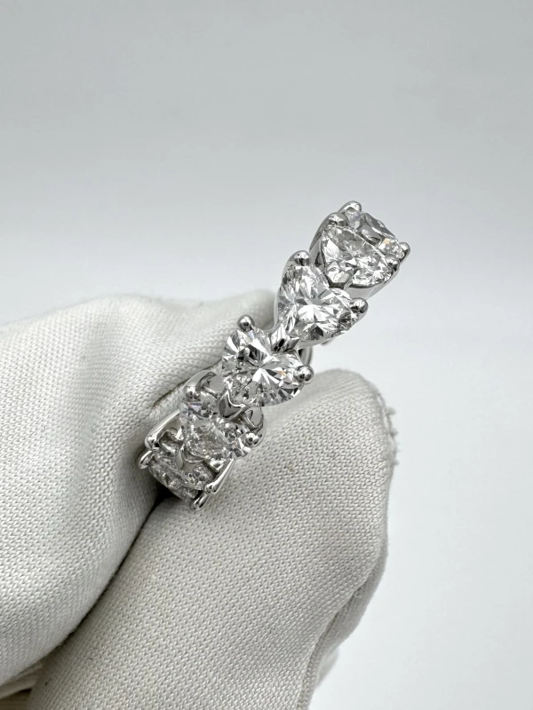 Harry Winston PRONG-SET HEART-SHAPED DIAMOND WEDDING BAND Кольцо Harry Winston 2