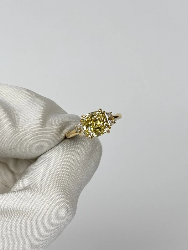 Tiffany & Co DIAMOND 3.07 CT FANCY INTENSE YELLOW/VS2 RING TCO3.07 3