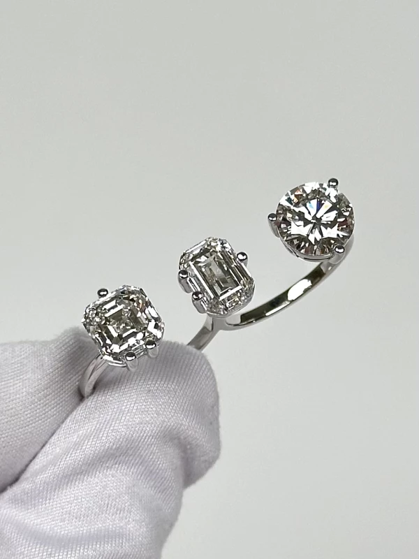 Earrings without a brand DIAMOND RING ROUND DIAMOND 3.05 CT- EMERALD DIAMOND 3.00 CT- ASHER DIAMOND 3.26 CT (SIZE 53) NN DIAMOND RING 3.05-3.00-3.26 CT 4