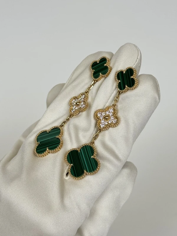 Van Cleef & Arpels. Magic Alhambra earrings, 3 motifs VCARO9II00 4