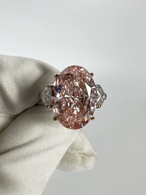 No name OVAL DIAMOND  5.93 CT FANCY INTENSE PINK/SI1 RING (GIA) NN 5.93 CT 2